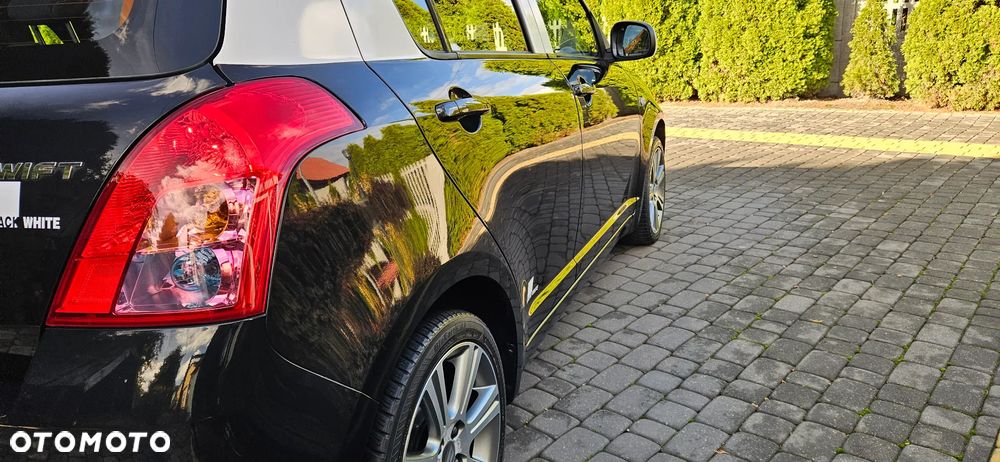Suzuki Swift 1.3 Black and White - 19