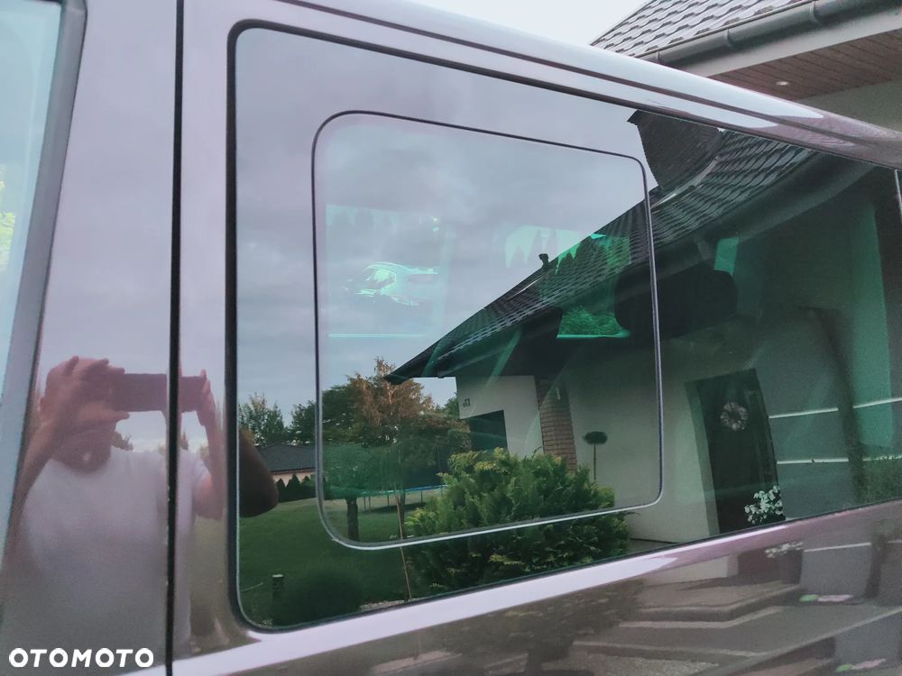 Volkswagen Multivan - 33