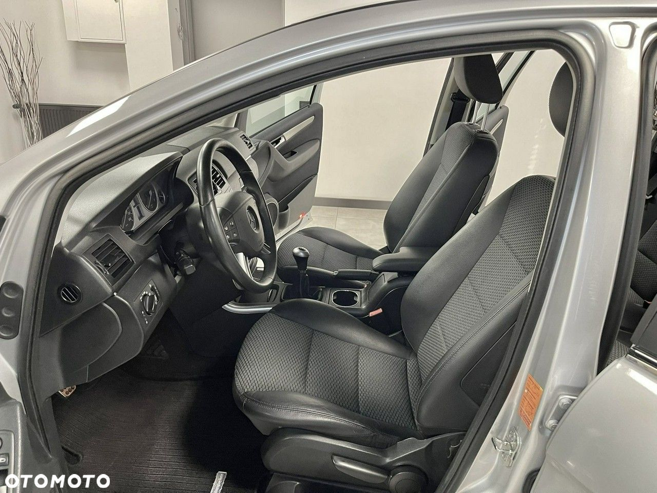 Mercedes-Benz Klasa B 180 BlueEffICIENCY - 13