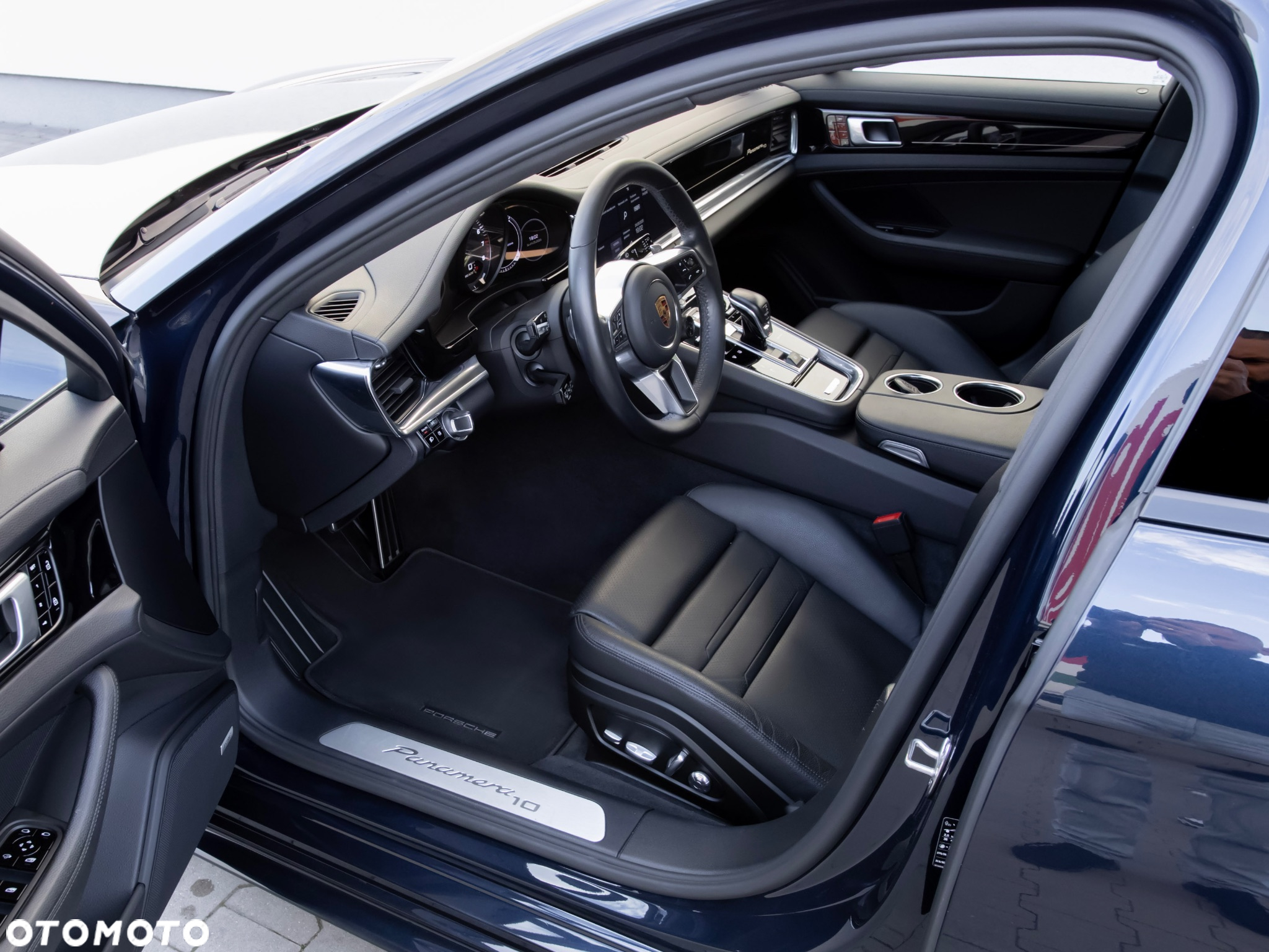 Porsche Panamera 4 10 Years Edition - 28