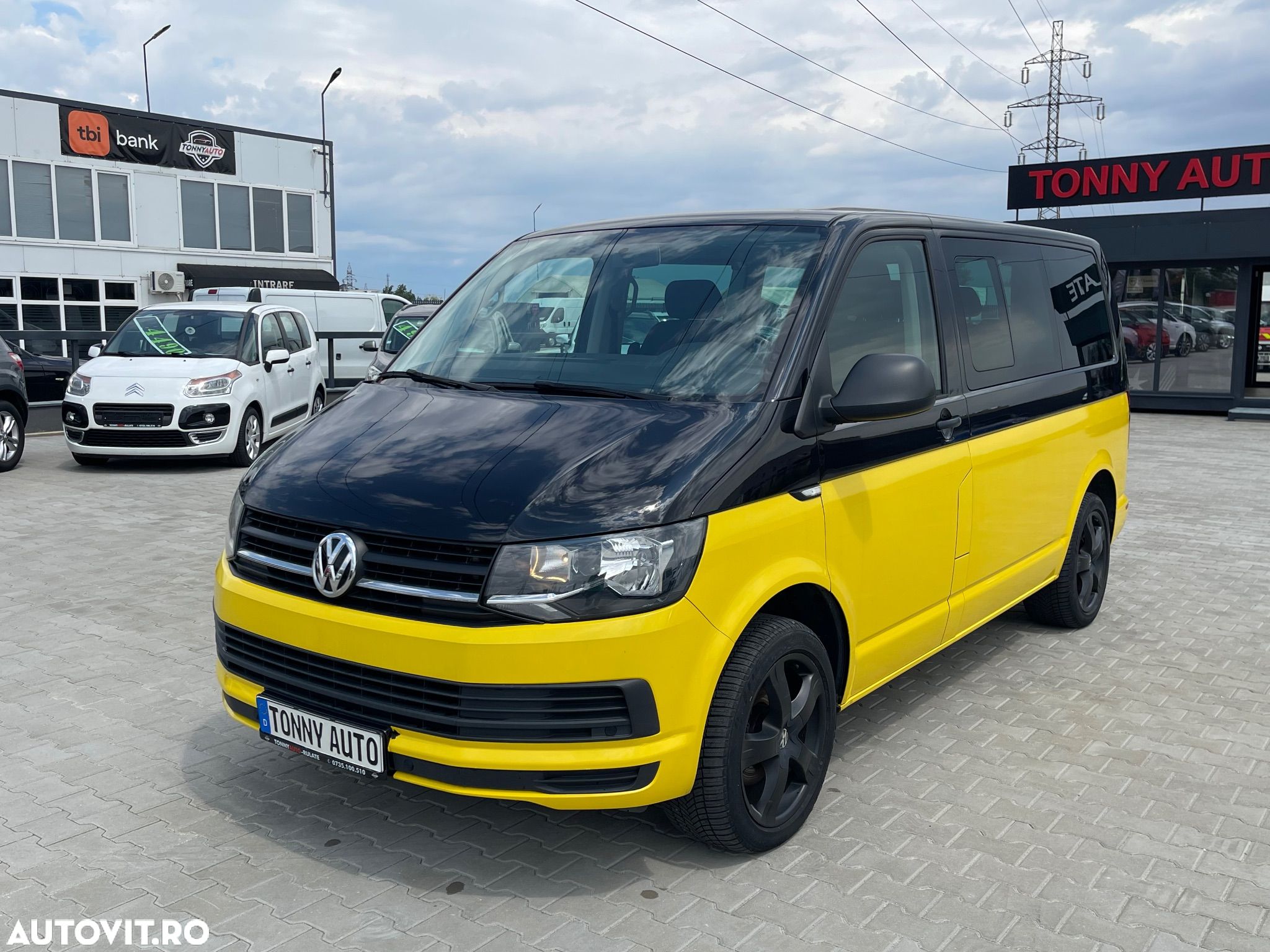 Volkswagen Multivan - 1