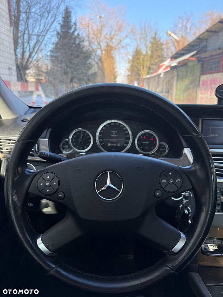 Mercedes-Benz Klasa E 220 CDI DPF BlueEFFICIENCY Automatik Elegance - 13