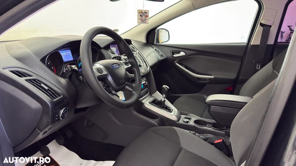 Ford Focus - 12
