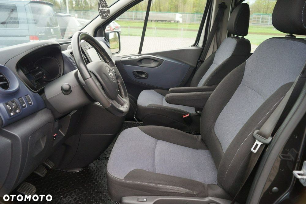 Opel Vivaro - 11