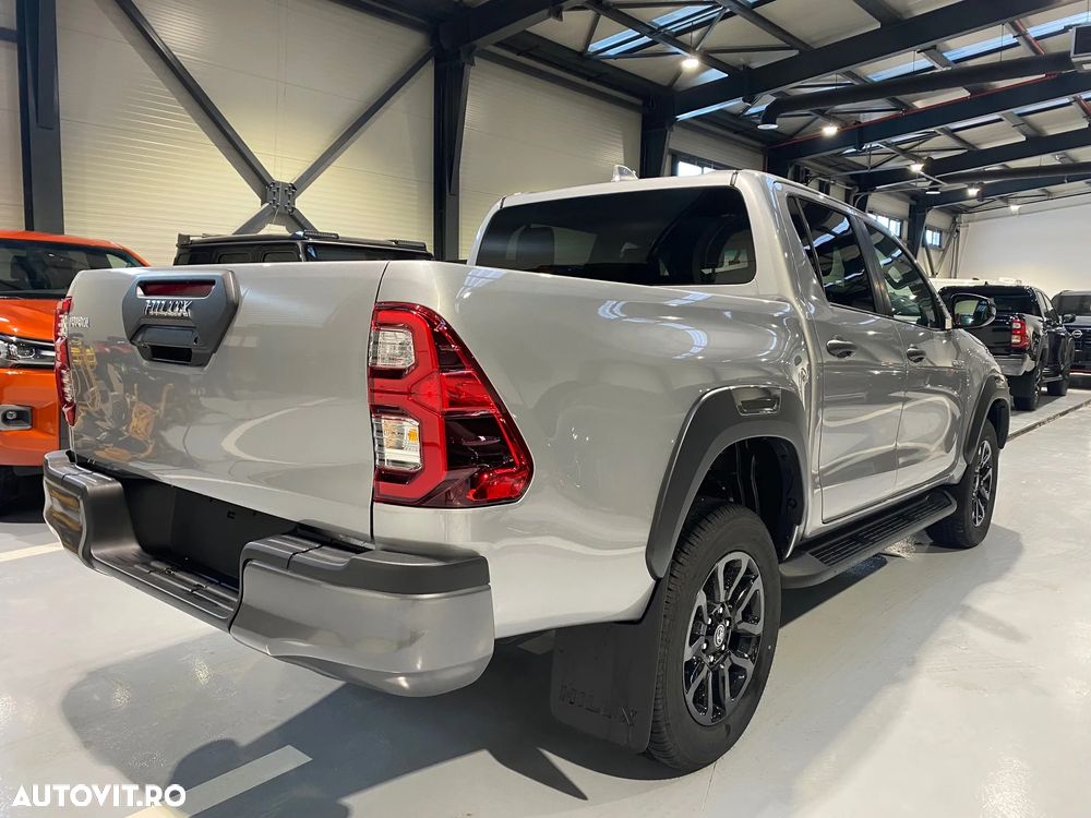 Toyota Hilux 2.8D 204CP 4x4 Double Cab AT MHEV Invincible - 3
