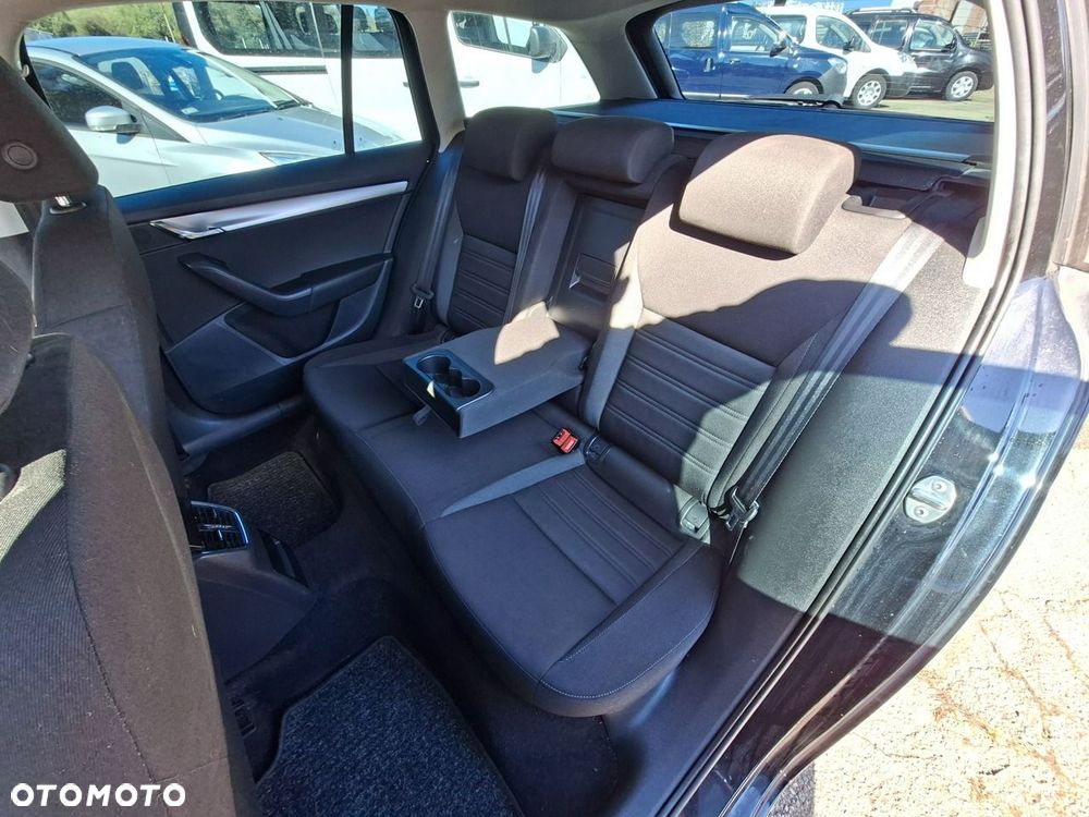 Skoda Octavia 1.4 TSI DSG Ambition - 28