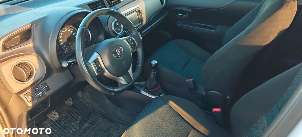 Toyota Yaris 1.4 D-4D Premium - 14