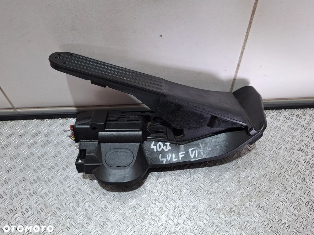 Potencjometr gazu Volkswagen Golf 2009 rok nr 1K2721503R - 2