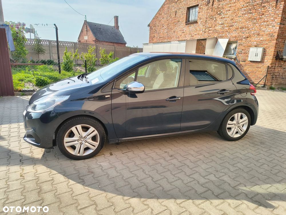 Peugeot 208 - 13