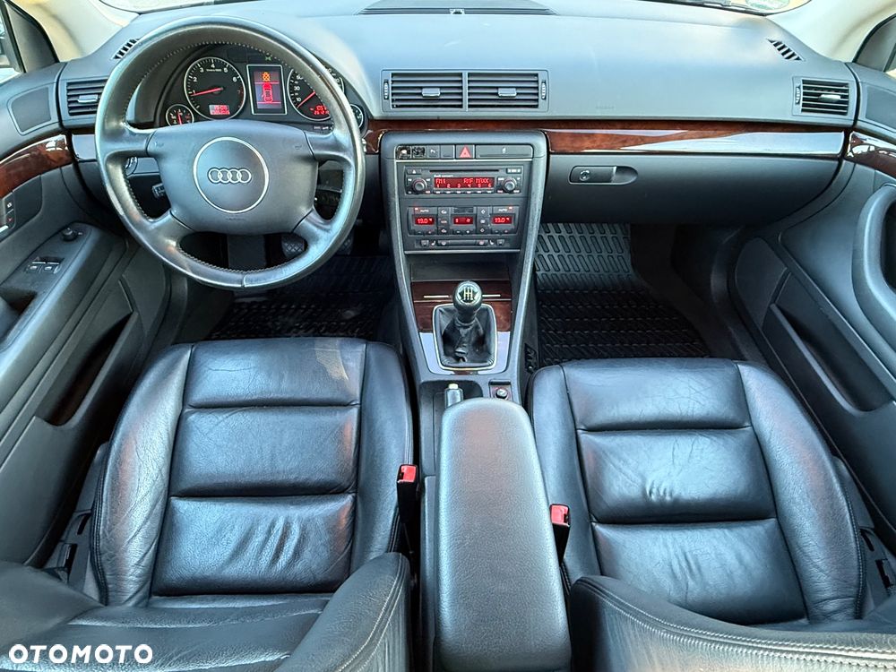 Audi A4 Limousine - 10