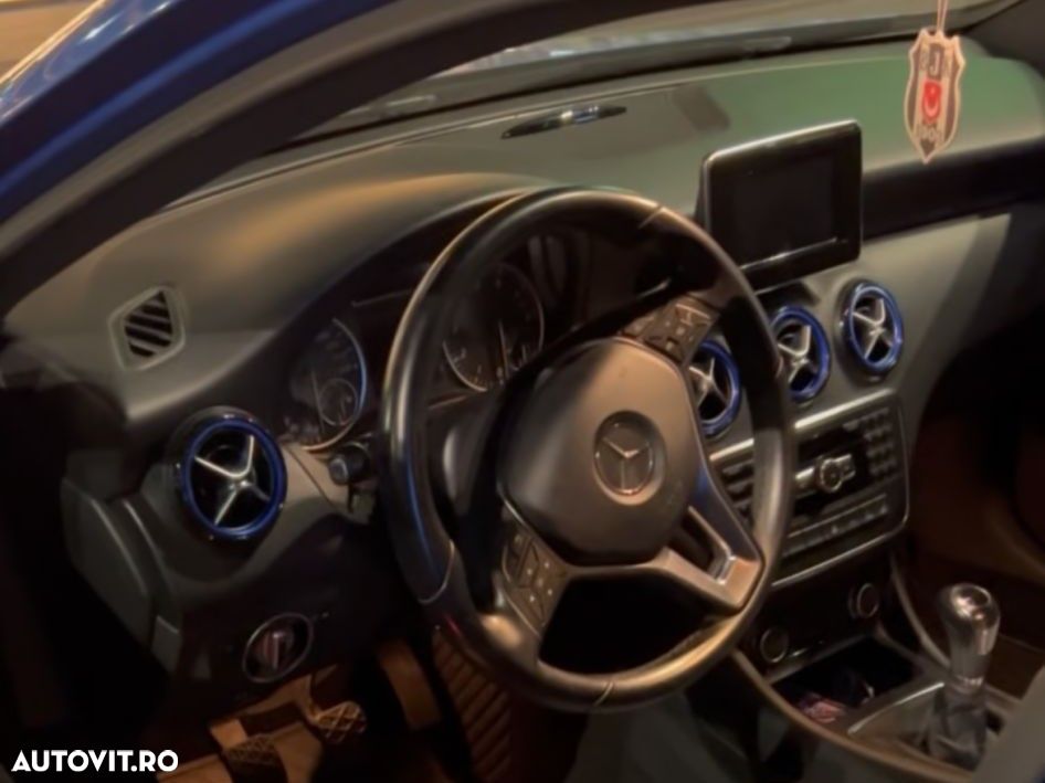 Mercedes-Benz A 180 BlueEfficiency Edition Style - 4