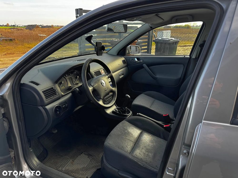 Skoda Octavia 1.6 Tour Plus Ice - 9