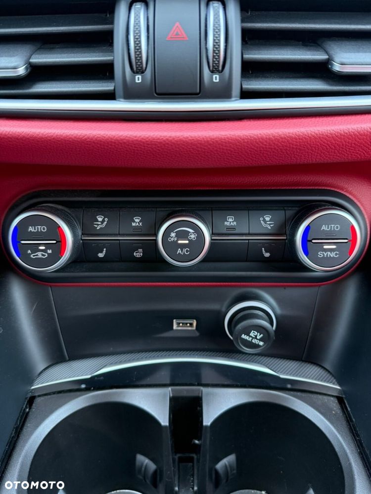 Alfa Romeo Stelvio 2.0 Turbo Veloce Q4 - 24