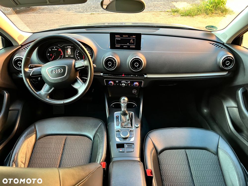 Audi A3 Sportback 1.6 TDI DPF S tronic Ambiente - 15