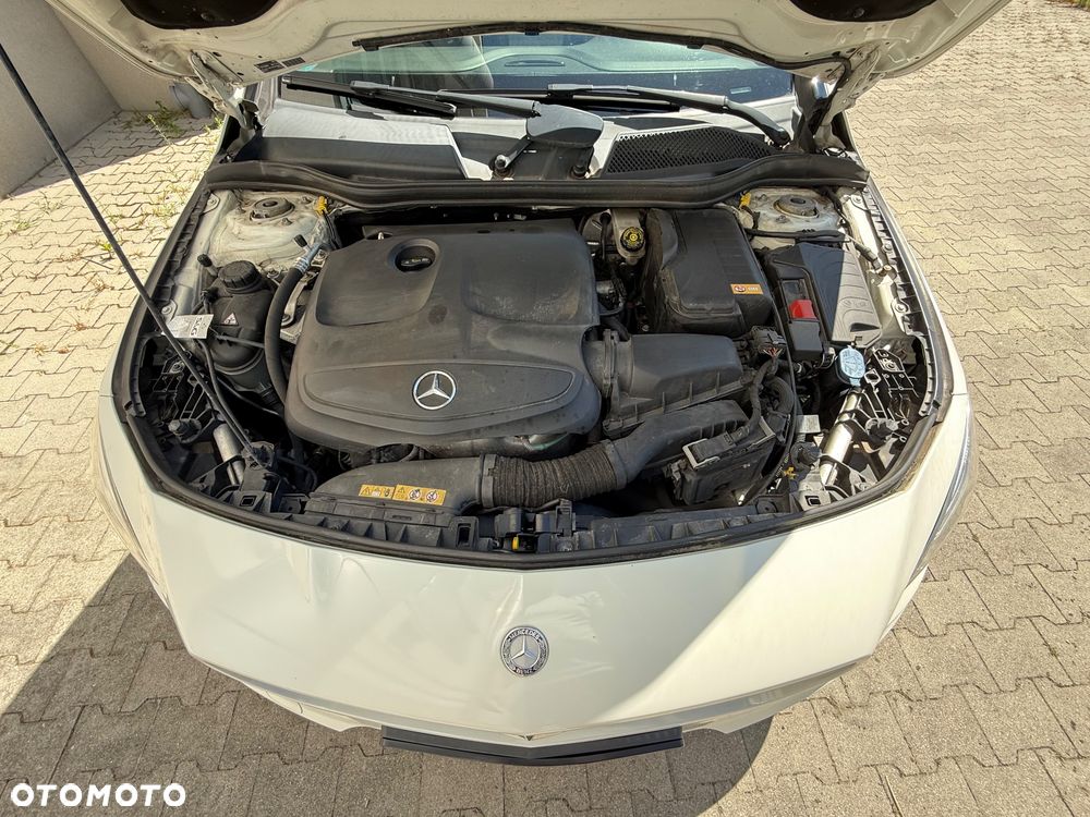 Mercedes-Benz CLA 180 7G-DCT AMG Line - 37