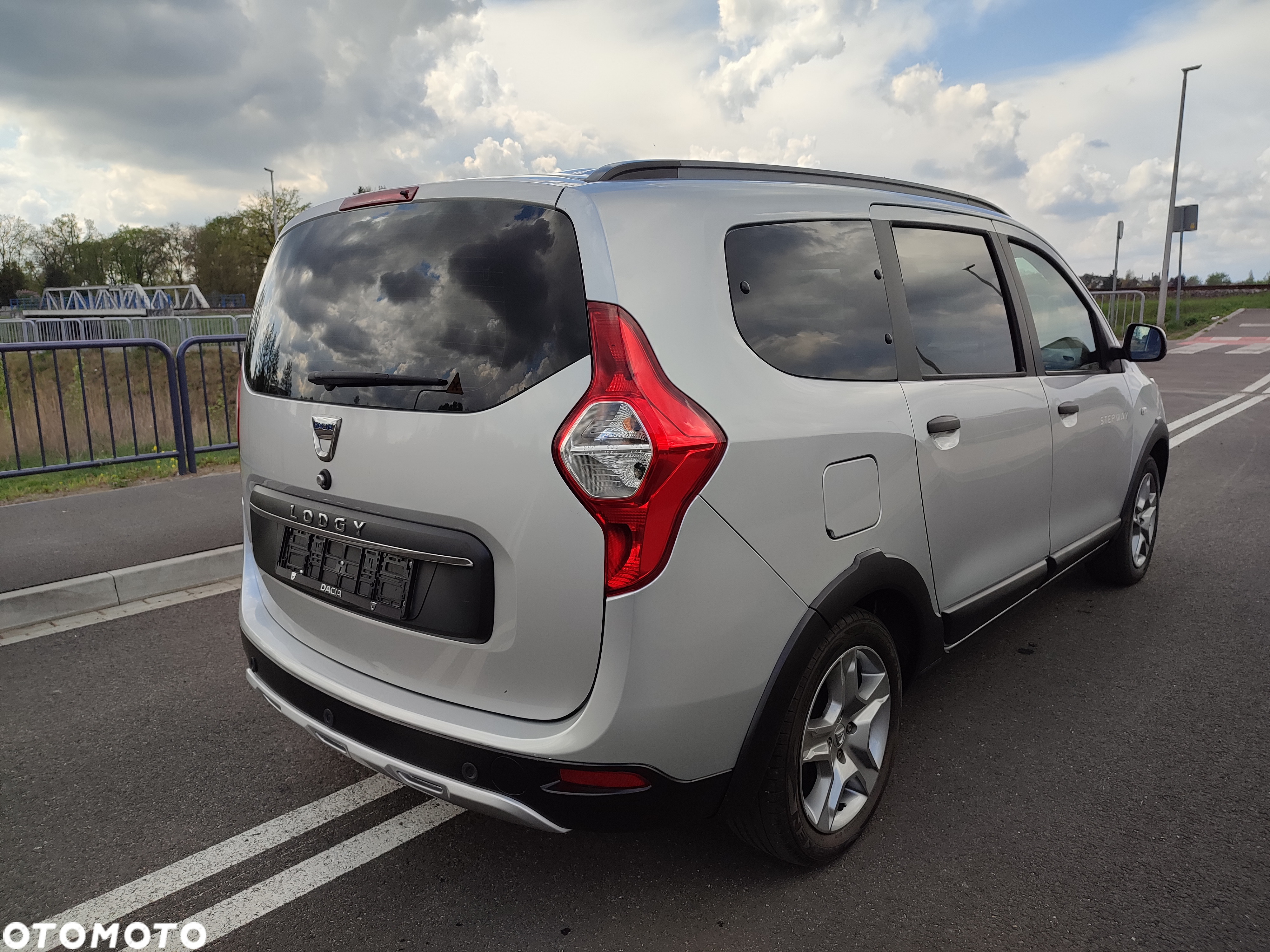 Dacia Lodgy TCe 130 GPF (7-Sitzer) Stepway - 7