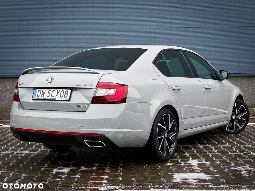 Skoda Octavia 2.0 TDI RS DSG - 4