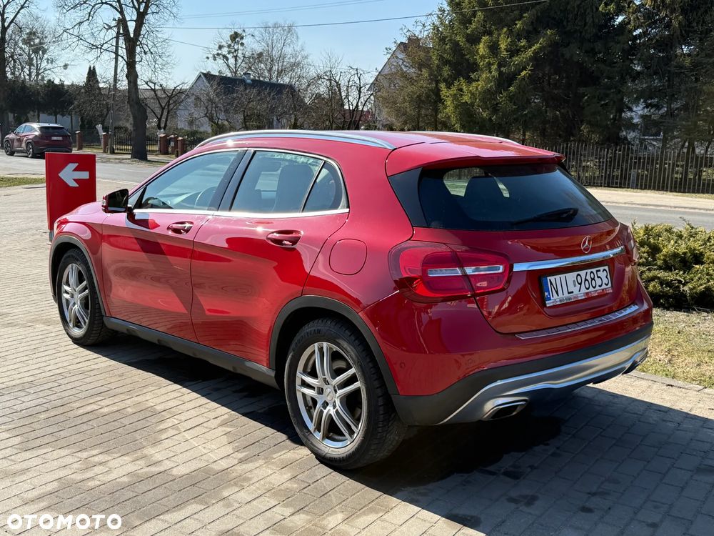 Mercedes-Benz GLA 180 7G-DCT - 6