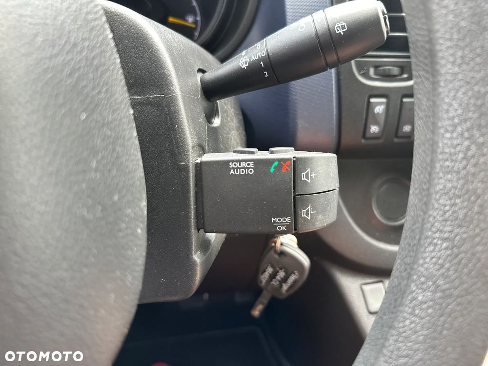 Opel VIVARO L2H1 / - 19
