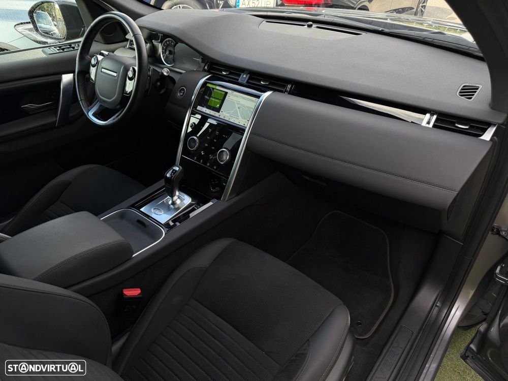 Land Rover Discovery Sport P300e Dynamic SE - 22