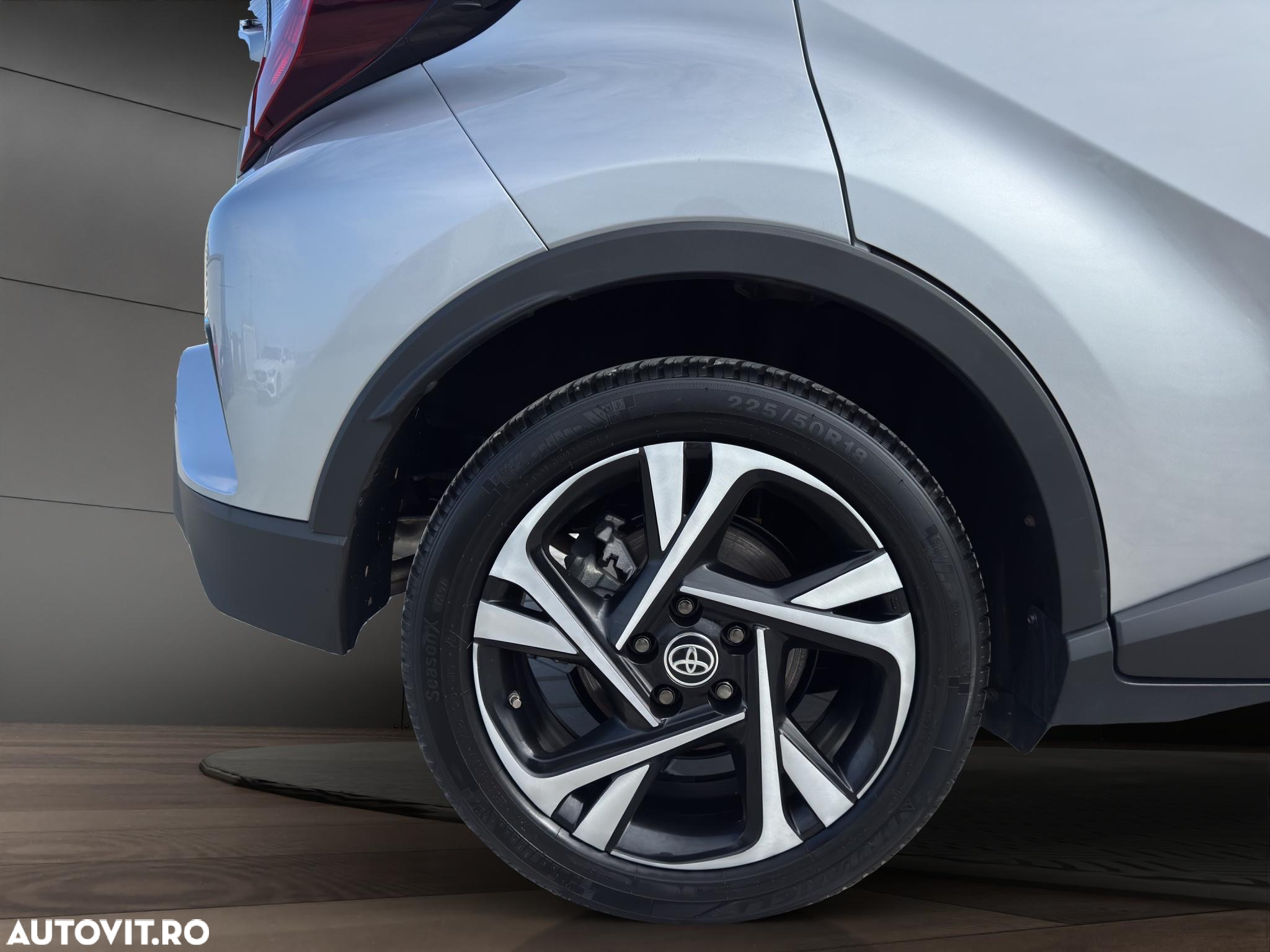 Toyota C-HR Hybrid Club - 25