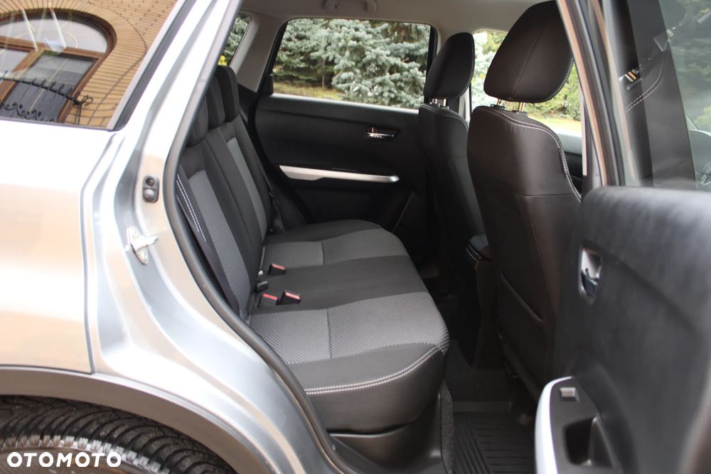 Suzuki Vitara 1.6 Comfort 2WD - 23