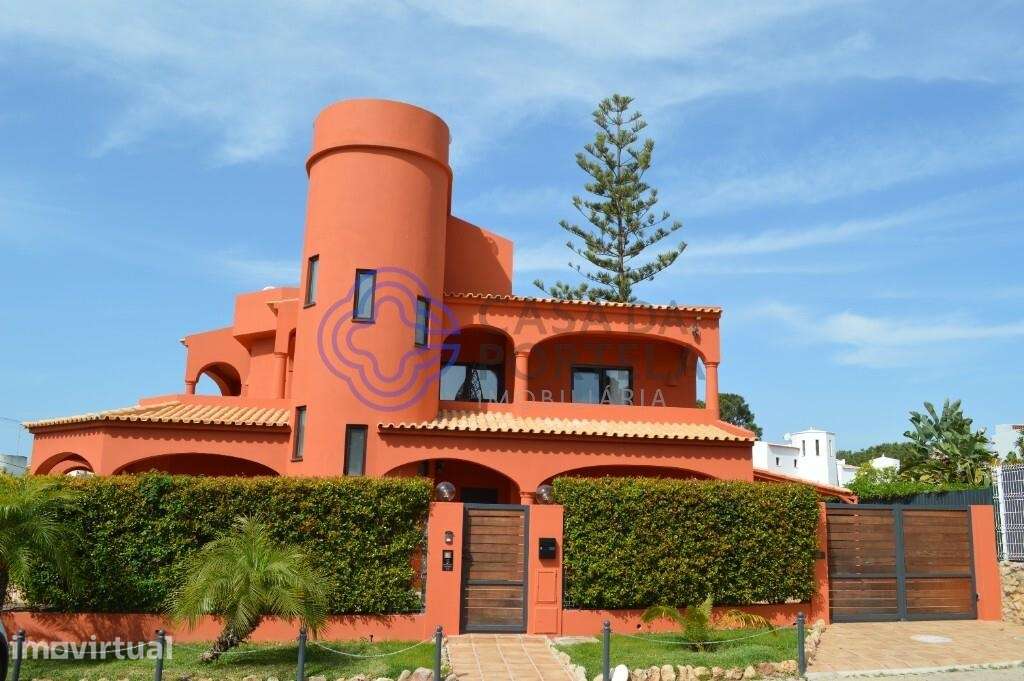 Moradia Isolada T4 totalmente remodelada em Vilamoura - Grande imagem: 5/48
