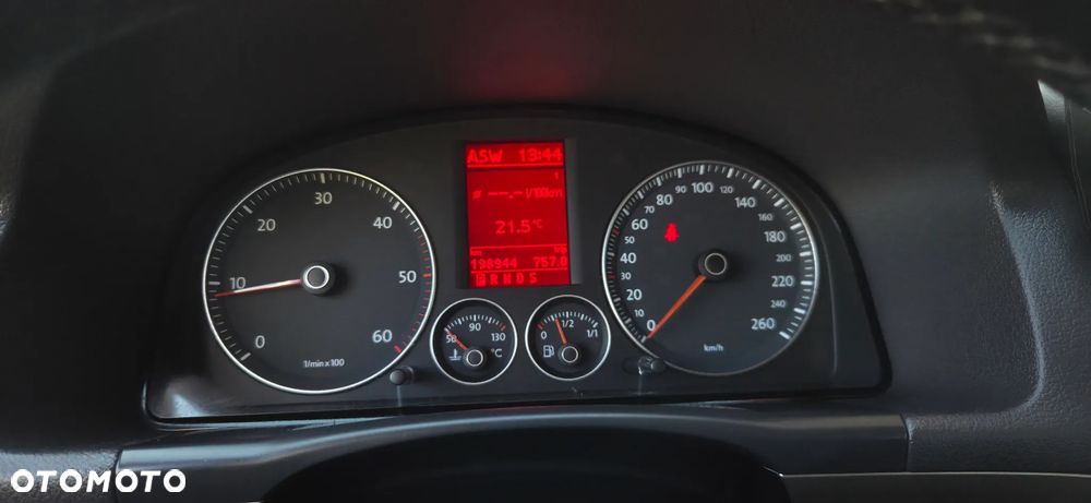 Volkswagen Touran 2.0 TDI DPF DSG Highline - 22