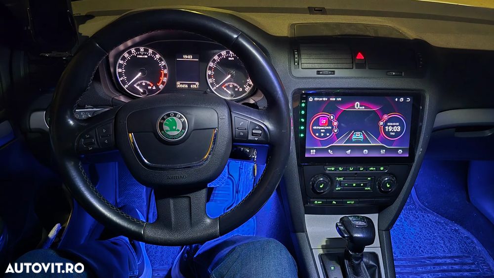 Skoda Octavia 2.0 TDI Ambiente DSG - 10