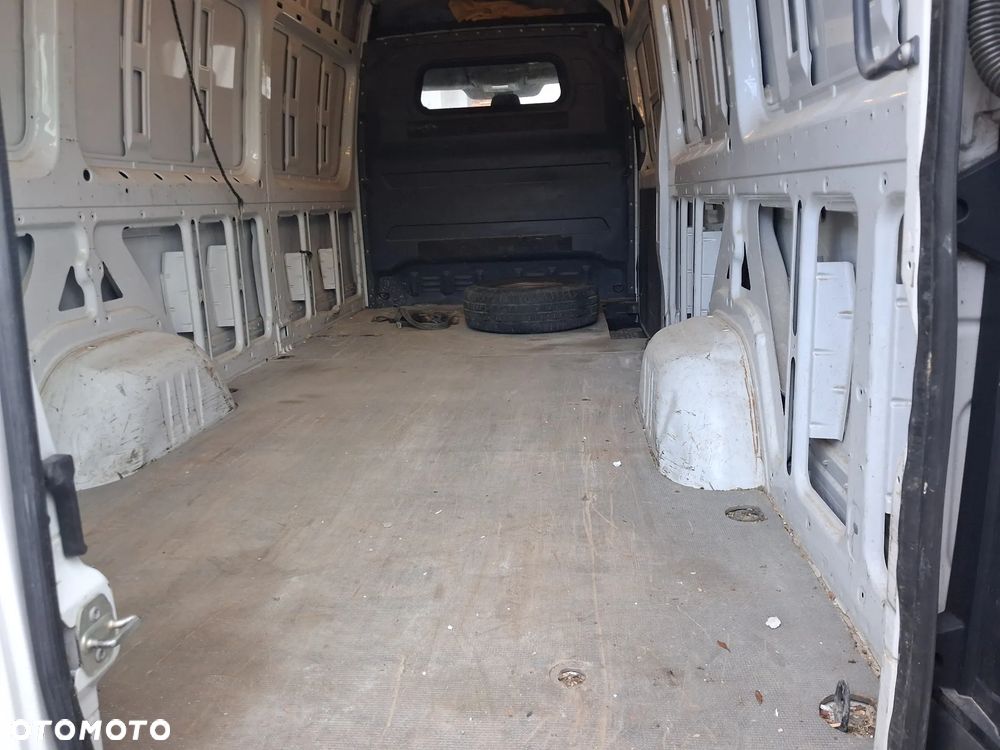 Mercedes-Benz Sprinter - 9