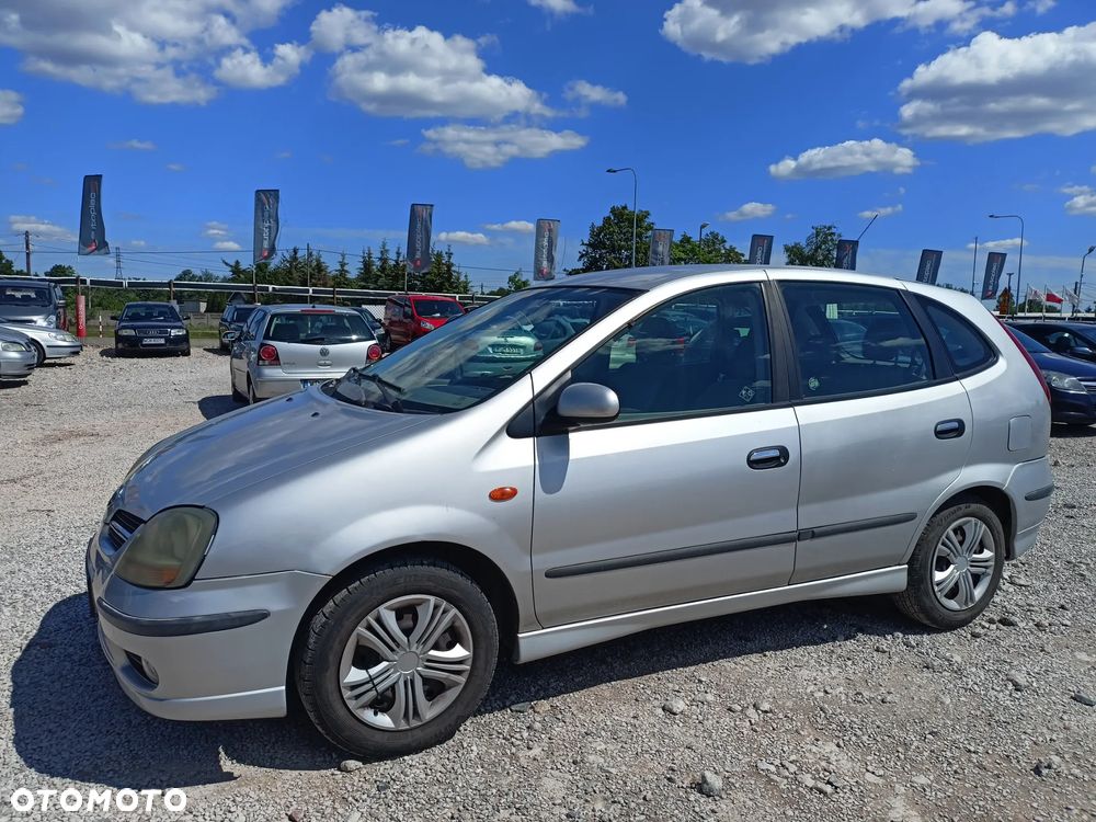 Nissan Almera Tino