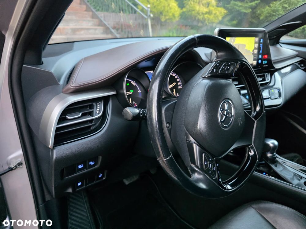 Toyota C-HR 1.8 Hybrid Neon Lime powered by JBL - 25