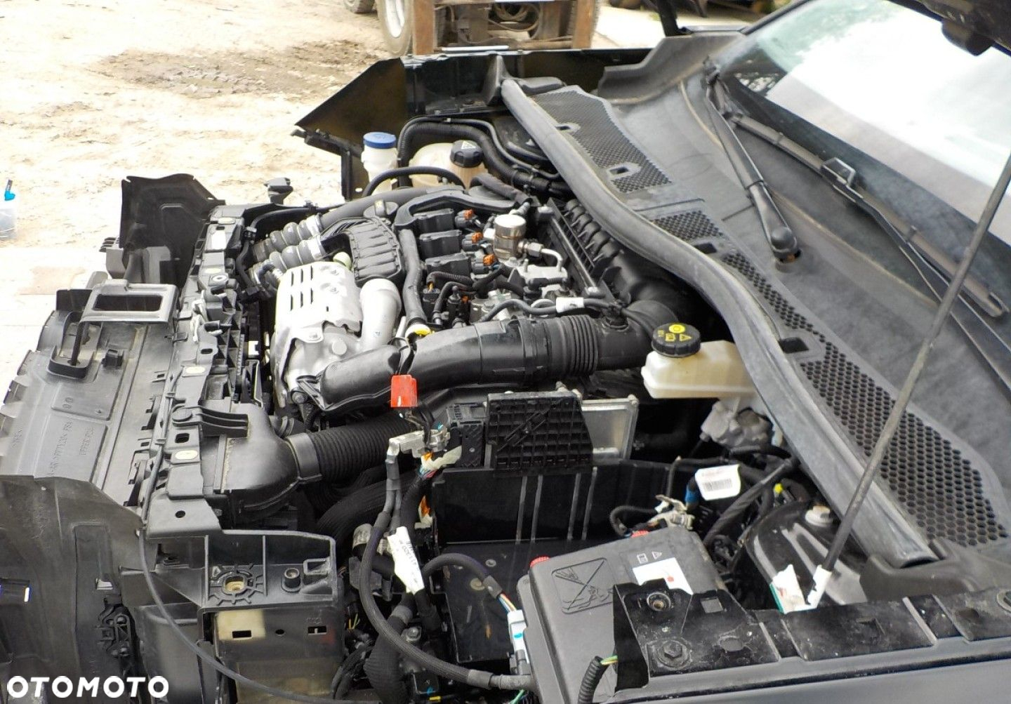 Peugeot 2008 - 8