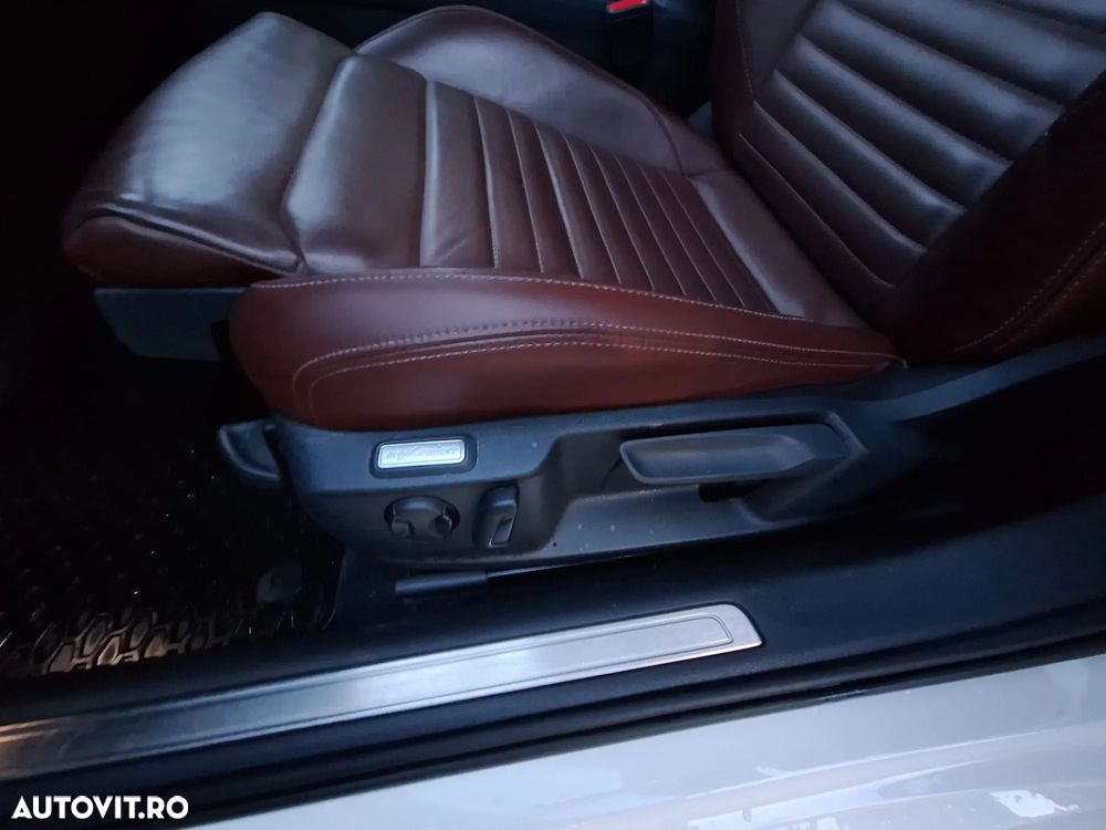 Volkswagen Passat 2.0 TSI DSG Highline - 27