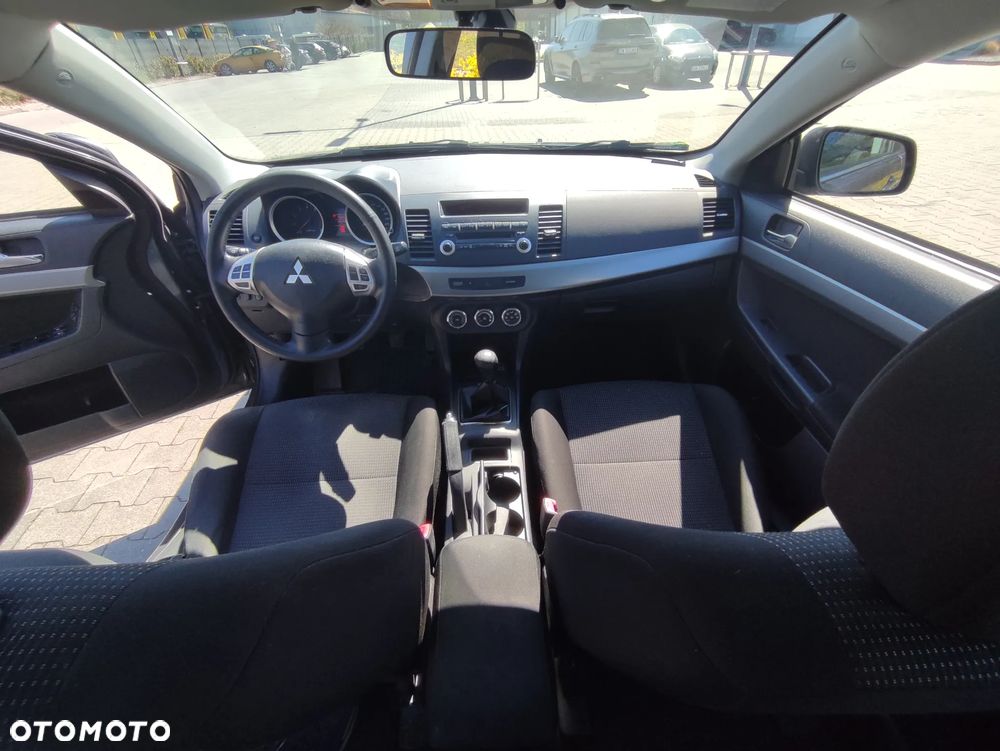 Mitsubishi Lancer 1.8 Intense - 16