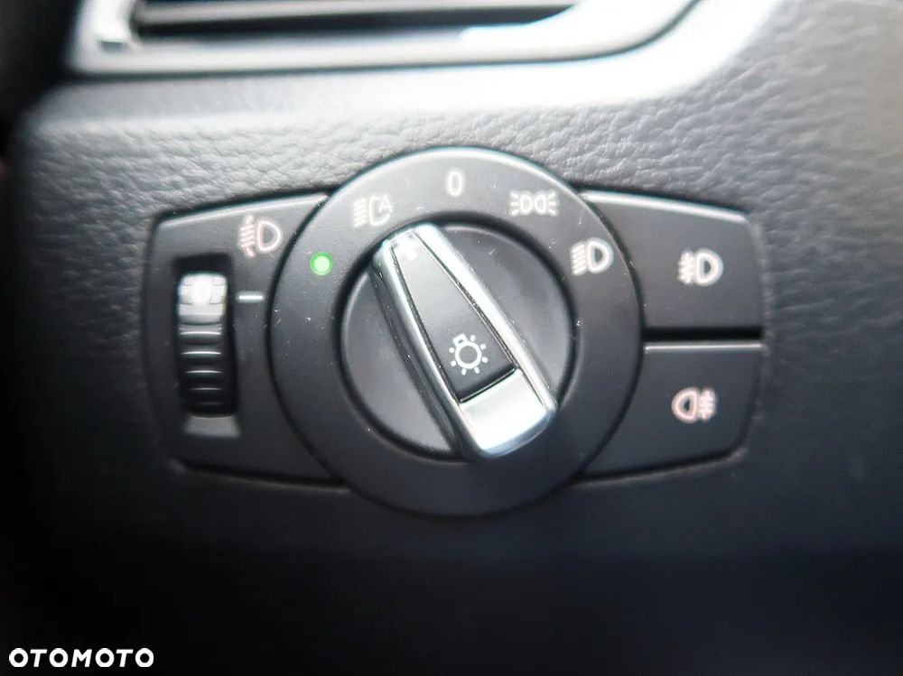 BMW X1 sDrive18d xLine - 17