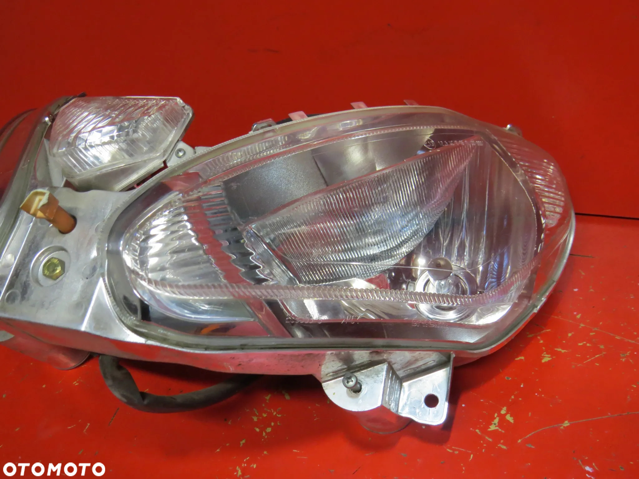 MALAGUTI MADISON 200 125 180 250 światło klosz przód reflektor lampa - 3