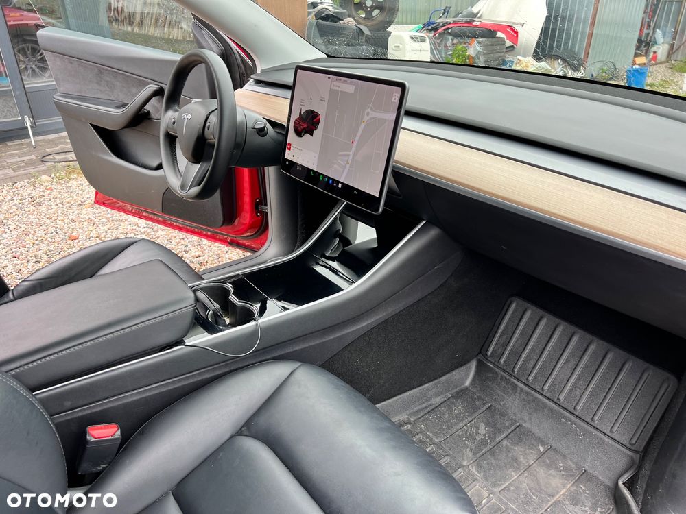 Tesla Model Y Long Range Dual Motor AWD - 17