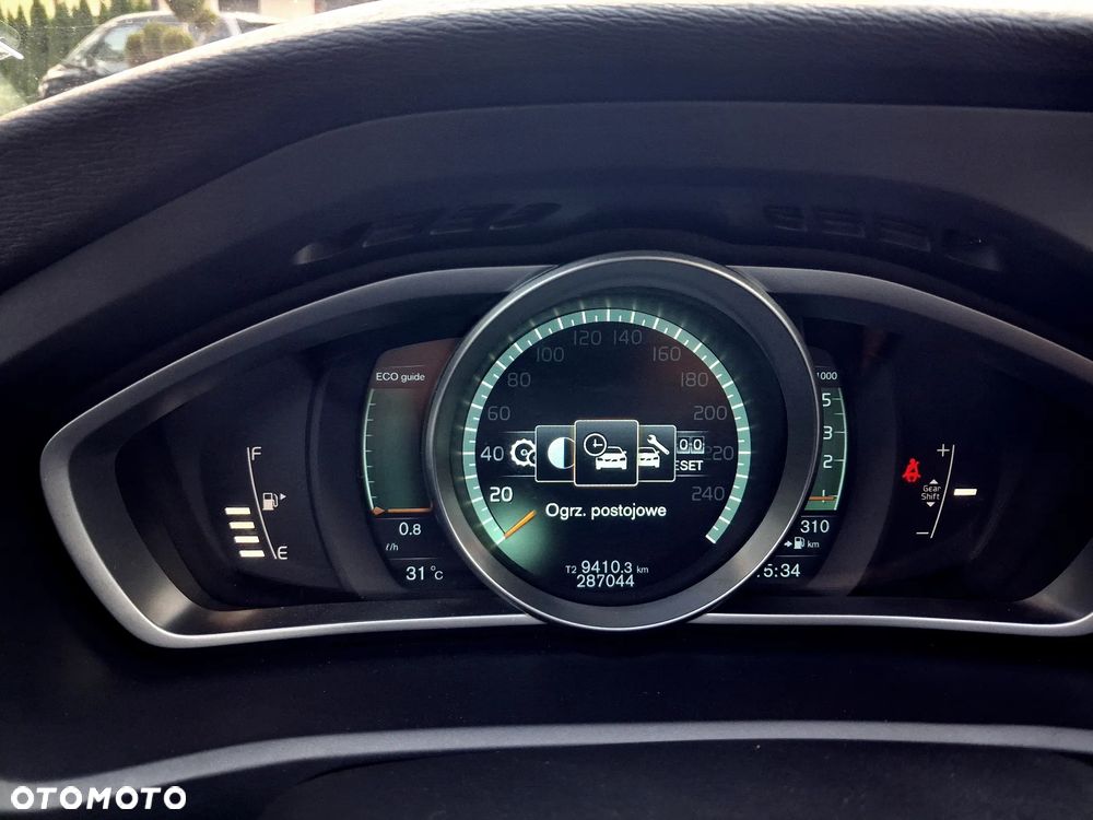 Volvo V40 D2 Summum - 31