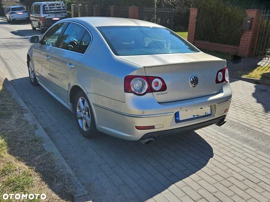 Volkswagen Passat 2010 photo 2