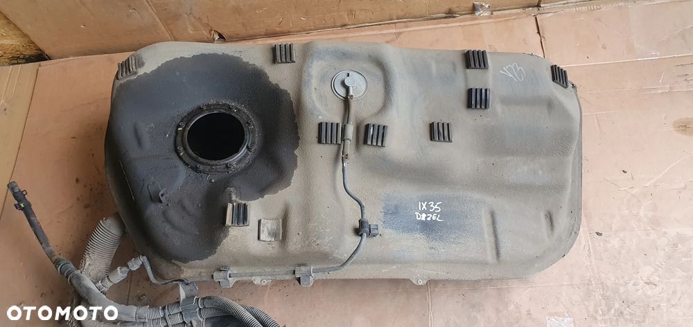 Zbiornik paliwa bak Hyundai IX35 1.7 CRDI 31100-2Y230 - 2