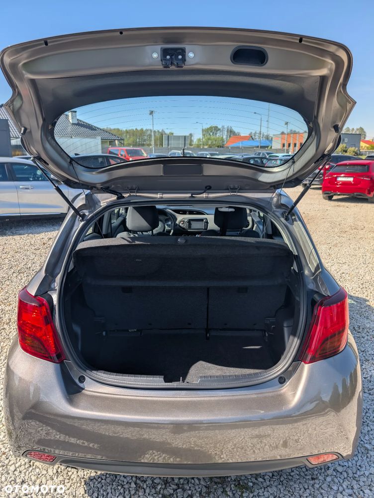 Toyota Yaris - 10