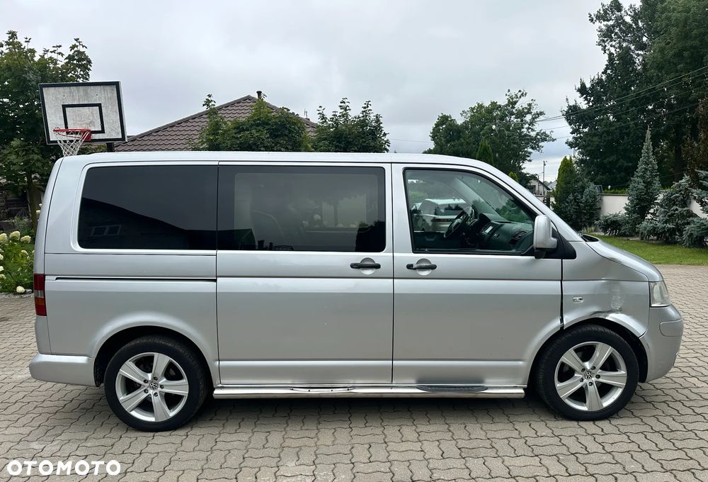Volkswagen Multivan - 11