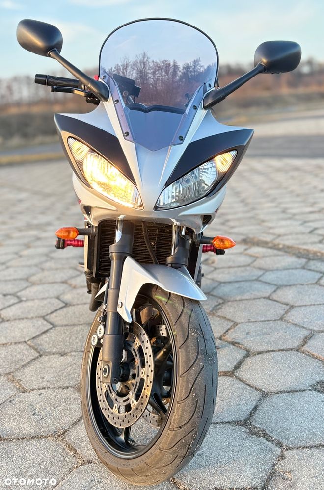 Yamaha FZ6 - 8