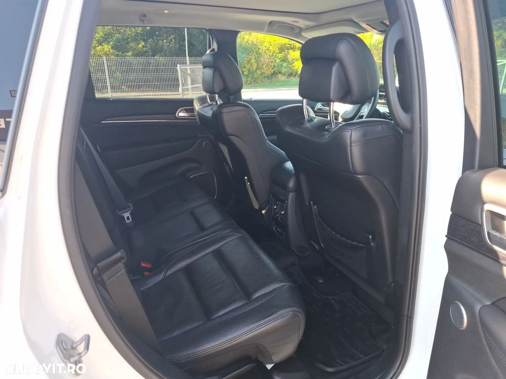 Jeep Grand Cherokee - 15