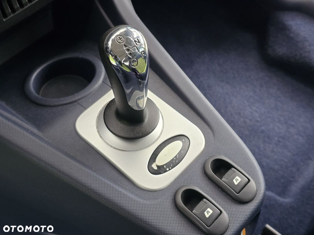 Peugeot 1007 1.6 Trendy 2-Tronic - 36