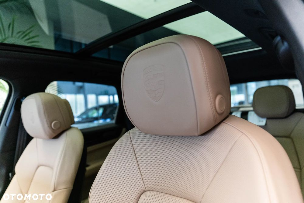 Porsche Cayenne E-Hybrid PHEV Black Edition - 29