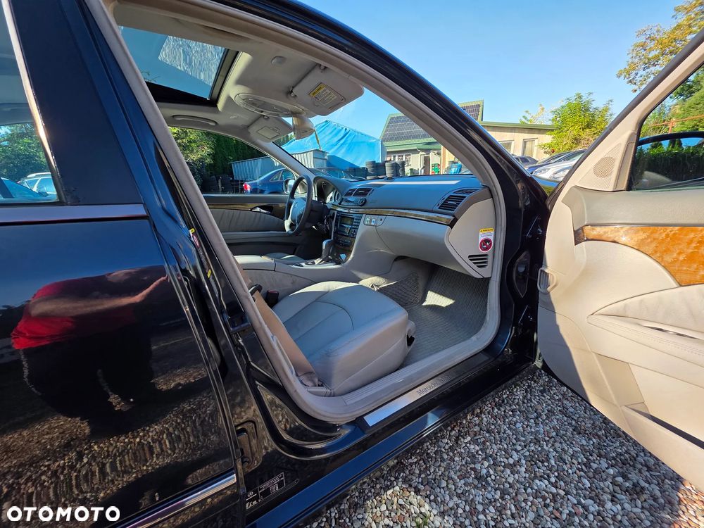 Mercedes-Benz E-Class 2005 photo 5