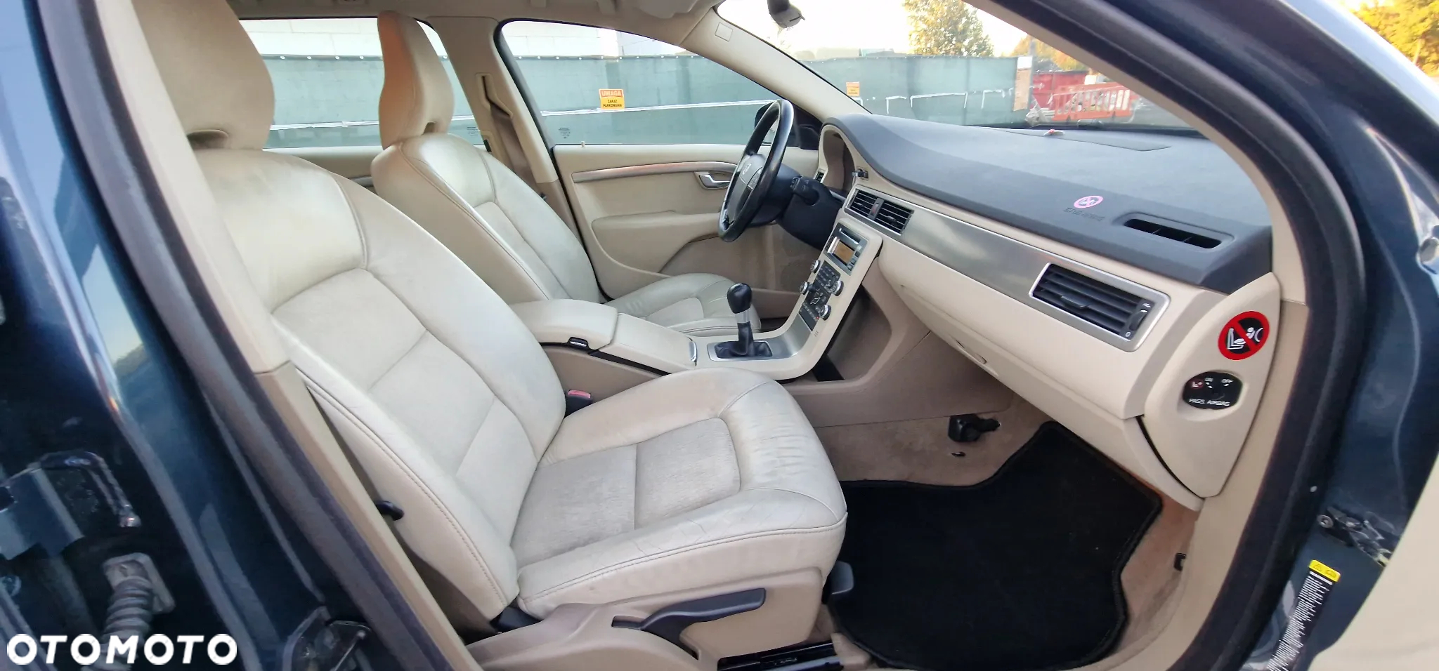 Volvo V70 2.0 Momentum - 6