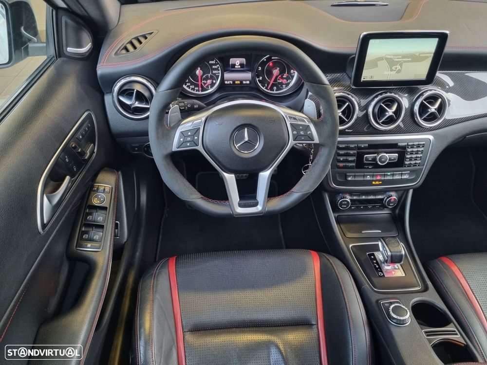 Mercedes-Benz GLA 45 AMG 4-Matic - 13